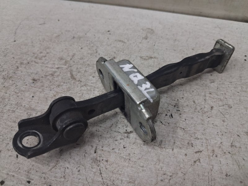 Ограничитель двери задний левый Nissan Qashqai 2006-2013 J10 1.6 diesel R9M 82430JD000 Б/У