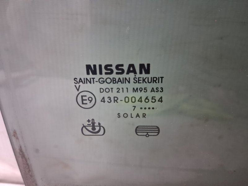 Стекло двери заднее правое Navara 2004-2015 D40 2.5 Diesel YD25DDTI Стекло двери заднее правое Navara 2004-2015 D40 2.5 Diesel YD25DDTI