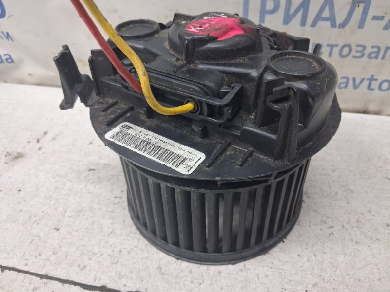 Запчасть моторчик печки Nissan Note 2005-2013 E12 1.4 CR14DE 27226AX105 Б/У Моторчик печки Nissan Note 2005-2013 E12 1.4 CR14DE 27226AX105 Б/У