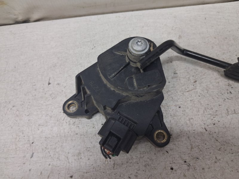 Педаль газа Note 2005-2013 E12 1.4 CR14DE Педаль газа Note 2005-2013 E12 1.4 CR14DE
