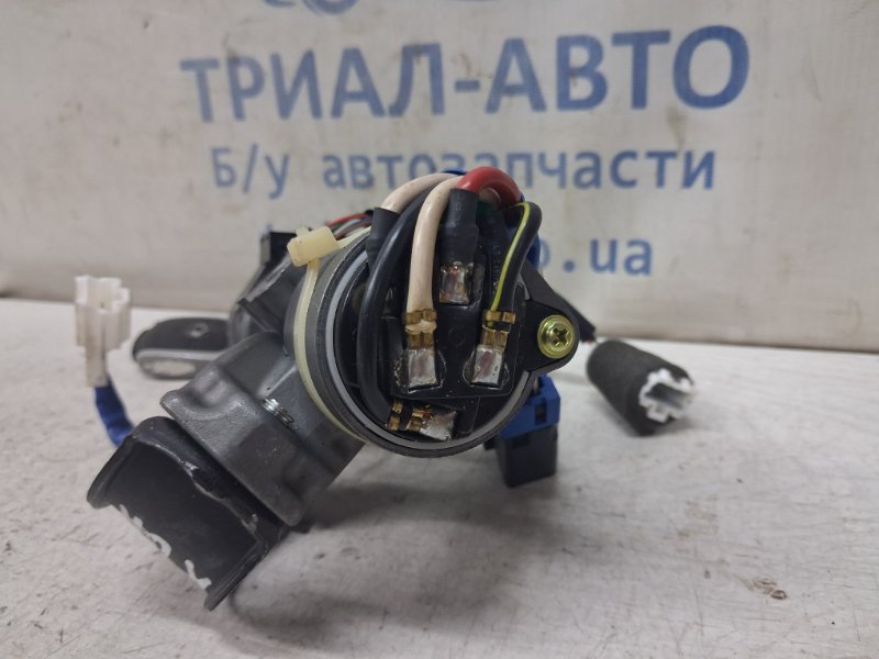 Замок зажигания Korando 2010-2019 C200 2.0 diesel D20DTF Замок зажигания Korando 2010-2019 C200 2.0 diesel D20DTF