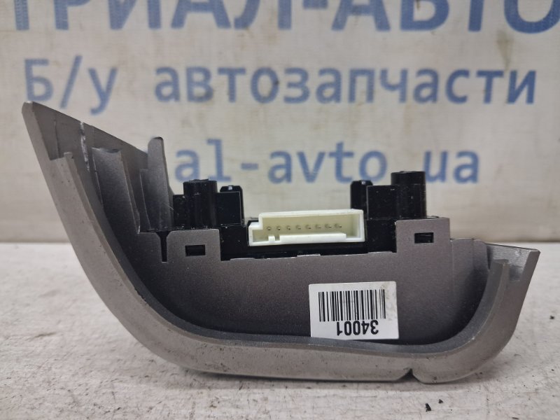 Кнопка руля левая SsangYong Korando C200 2.0 diesel D20DTF Кнопка руля левая SsangYong Korando C200 2.0 diesel D20DTF