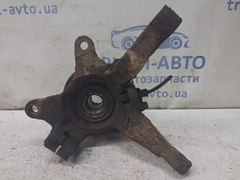 Кулак поворотный правый со ступицей Kia Picanto 2003-2011 FL 1.1 5171607100 Б/У