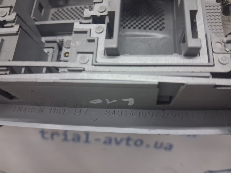 Плафон передний Mitsubishi Lancer 10 1.5 бензин 4a91 Плафон передний Mitsubishi Lancer 10 1.5 бензин 4a91