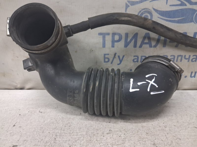 Запчасть патрубок воздушного фильтра Mitsubishi Lancer 2007-2017 10 1.5 бензин 4a91 1505A188 Б/У Патрубок воздушного фильтра Mitsubishi Lancer 2007-2017 10 1.5 бензин 4a91 1505A188 Б/У