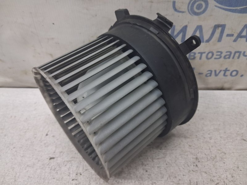 Моторчик печки Qashqai 2006-2013 J10 1.6 diesel R9M Моторчик печки Qashqai 2006-2013 J10 1.6 diesel R9M