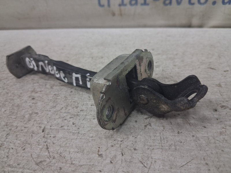 Запчасть ограничитель двери передний правый Nissan Note 2005-2013 E12 1.4 CR14DE 804301U600 Б/У Ограничитель двери передний правый Nissan Note 2005-2013 E12 1.4 CR14DE 804301U600 Б/У