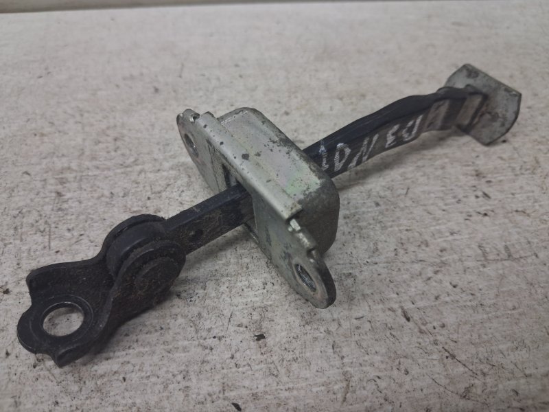 Запчасть ограничитель двери задний левый Nissan Note 2005-2013 E12 1.4 CR14DE 824301U600 Б/У Ограничитель двери задний левый Nissan Note 2005-2013 E12 1.4 CR14DE 824301U600 Б/У