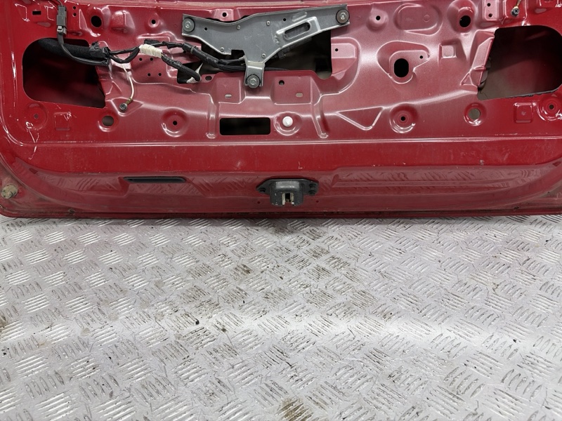 Крышка багажника Note 2005-2013 E12 1.4 CR14DE Крышка багажника Note 2005-2013 E12 1.4 CR14DE