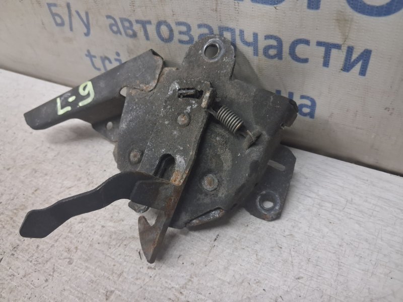 Замок капота Mitsubishi Lancer 9 1.6 бензин 4G18 Замок капота Mitsubishi Lancer 9 1.6 бензин 4G18