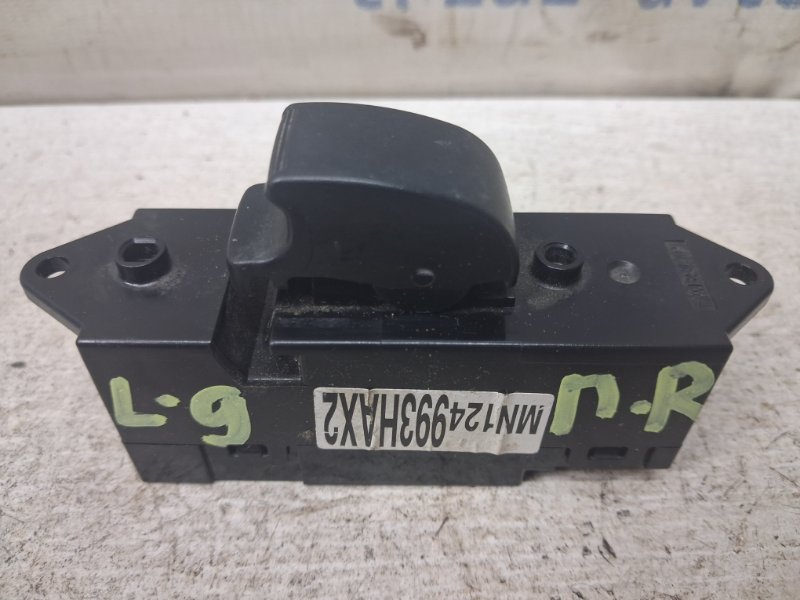 Запчасть кнопка стеклоподъемника передняя правая Mitsubishi Lancer 2003-2009 9 1.6 бензин 4G18 8608A099 Б/У Кнопка стеклоподъемника передняя правая Mitsubishi Lancer 2003-2009 9 1.6 бензин 4G18 8608A099 Б/У