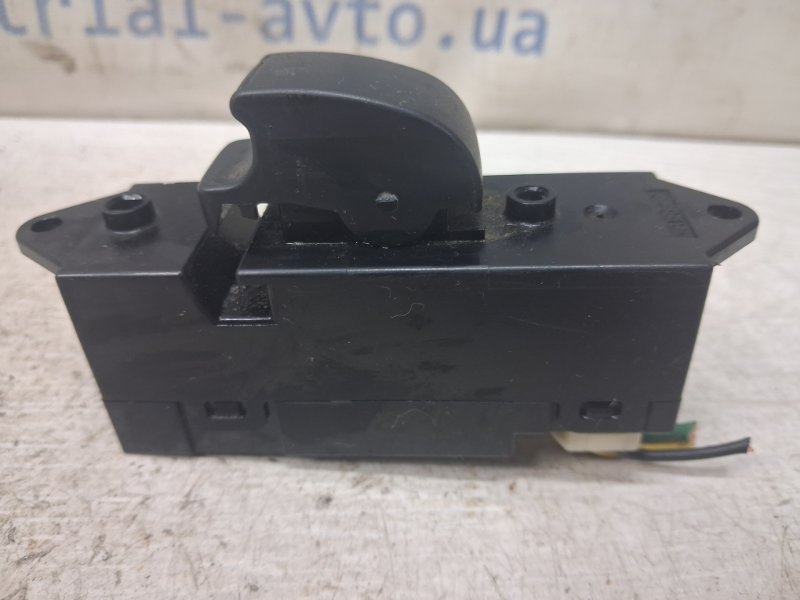 Запчасть кнопка стеклоподъемника задняя правая Mitsubishi Lancer 2003-2009 9 1.6 бензин 4G18 8608A100 Б/У Кнопка стеклоподъемника задняя правая Mitsubishi Lancer 2003-2009 9 1.6 бензин 4G18 8608A100 Б/У