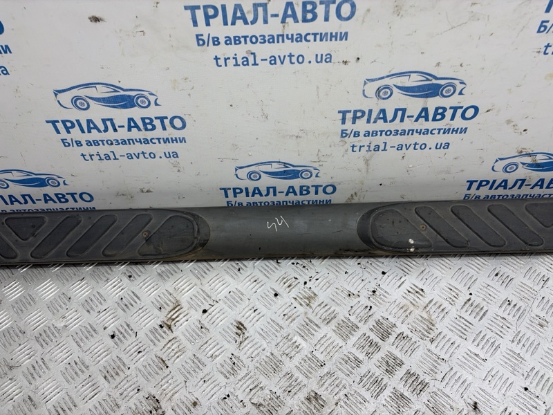 Подножка Nissan Navara D40 2.5 Diesel YD25DDTI Подножка Nissan Navara D40 2.5 Diesel YD25DDTI
