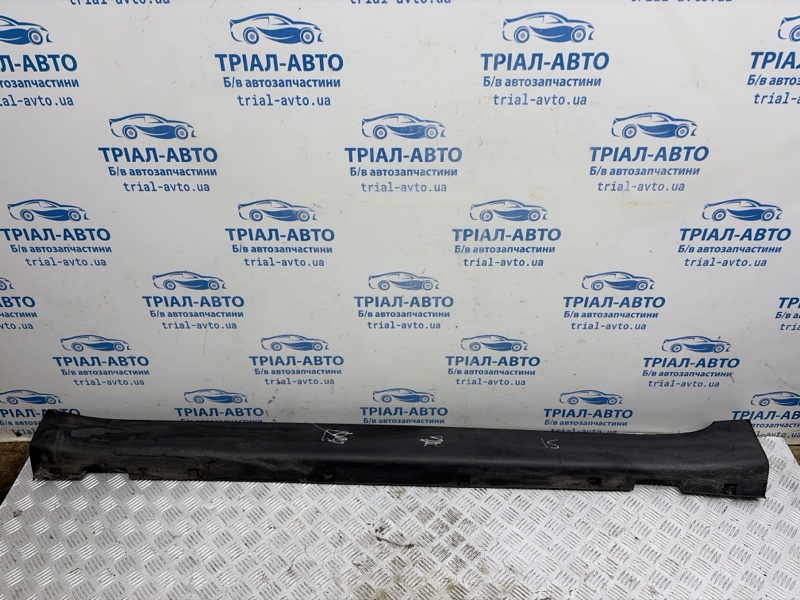 Накладка порога внешняя левая SsangYong Korando 2010-2019 C200 2.0 diesel D20DTF 7955034001 Б/У