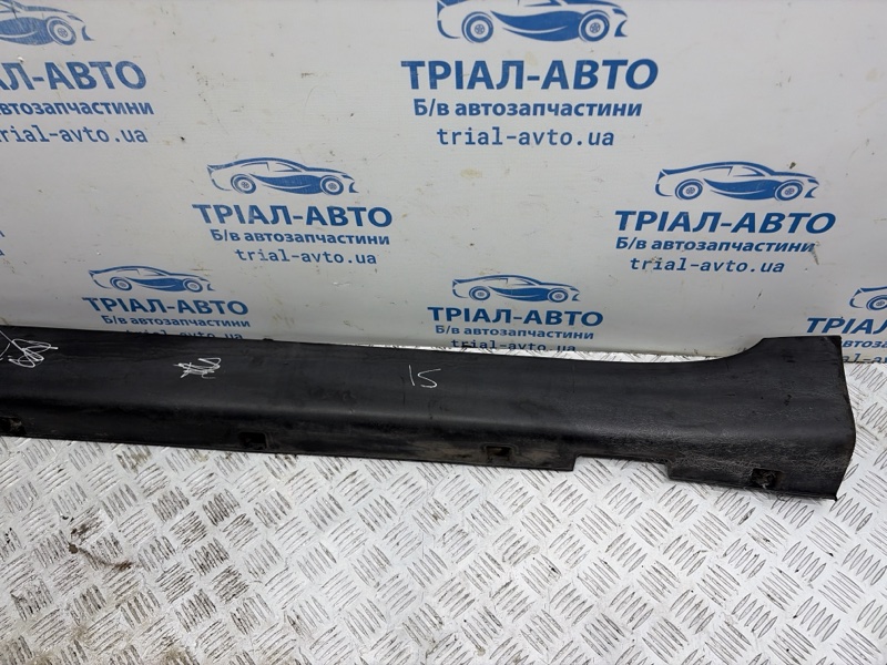 Накладка порога внешняя левая Korando 2010-2019 C200 2.0 diesel D20DTF