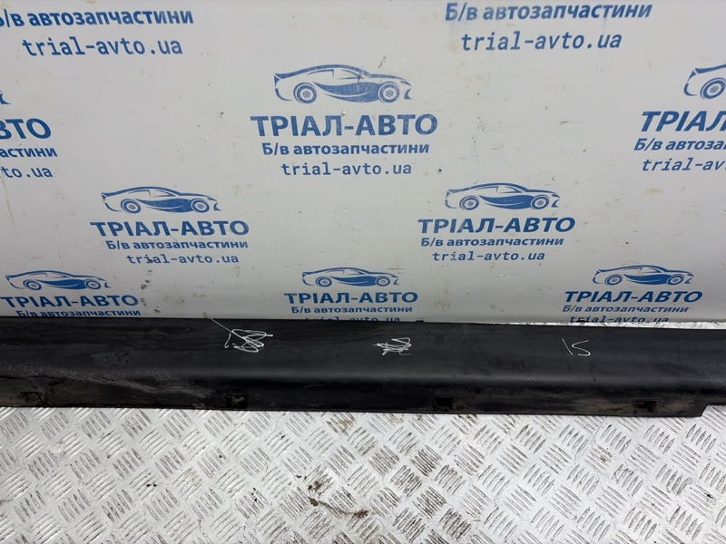 Накладка порога внешняя левая Korando 2010-2019 C200 2.0 diesel D20DTF