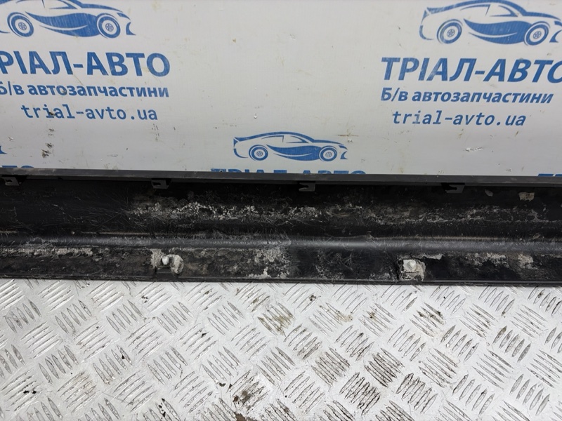 Накладка порога внешняя левая Korando 2010-2019 C200 2.0 diesel D20DTF