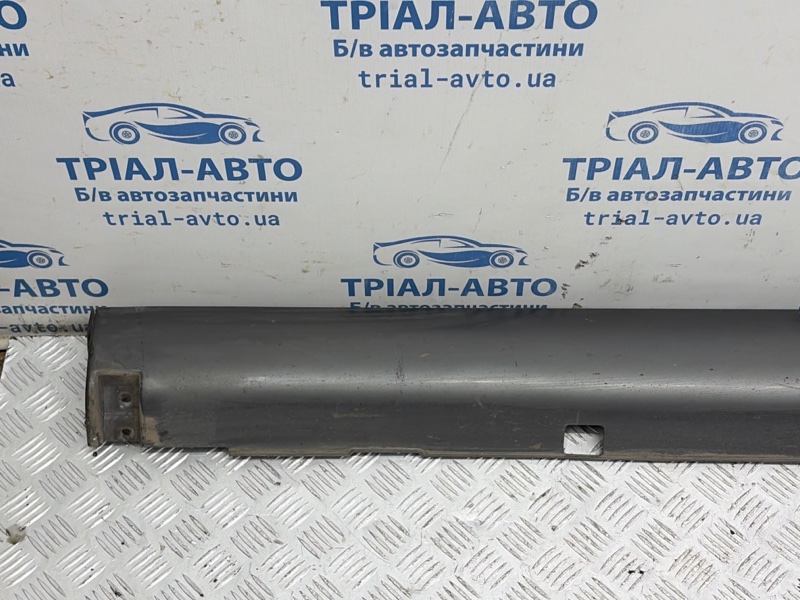 Накладка порога внешняя левая Sorento 2002-2011 BL 2.5 diesel D4CB