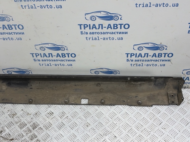 Накладка порога внешняя левая Sorento 2002-2011 BL 2.5 diesel D4CB