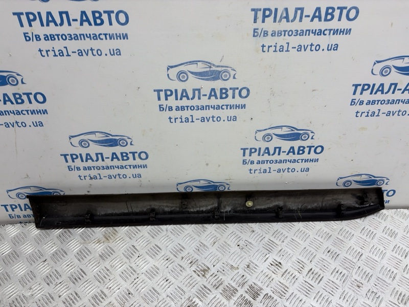 Накладка двери передняя правая X-Trail 2007-2015 T31 2.5 бензин QR25DE Накладка двери передняя правая X-Trail 2007-2015 T31 2.5 бензин QR25DE