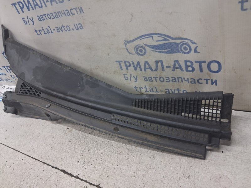Жабо под лобовое стекло (пластик) правое Lancer 2003-2009 9 1.6 бензин 4G18 Жабо под лобовое стекло (пластик) правое Lancer 2003-2009 9 1.6 бензин 4G18