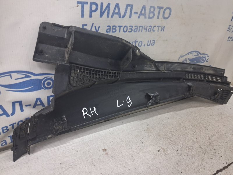 Жабо под лобовое стекло (пластик) правое Lancer 2003-2009 9 1.6 бензин 4G18 Жабо под лобовое стекло (пластик) правое Lancer 2003-2009 9 1.6 бензин 4G18