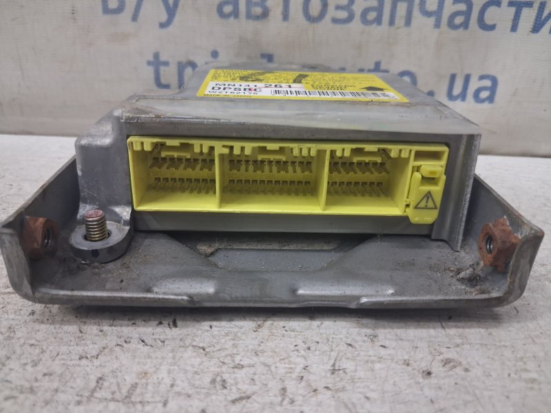 Блок управления AIRBAG Lancer 2003-2009 9 1.6 бензин 4G18 Блок управления AIRBAG Lancer 2003-2009 9 1.6 бензин 4G18