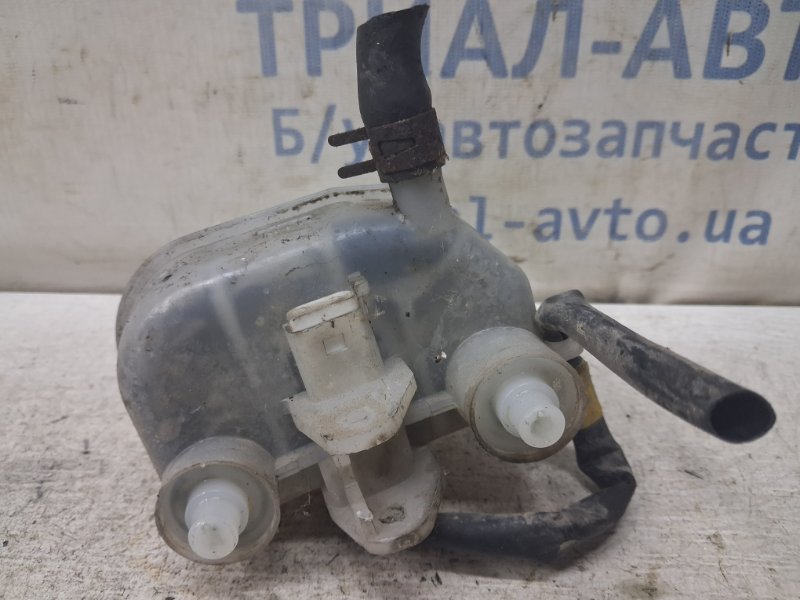 Бачок главного тормозного цилиндра Lancer 2003-2009 9 1.6 бензин 4G18