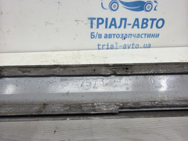 Накладка двери передняя правая RX 350 2003-2009 XU30 3.5 Бензин 2GRFE Накладка двери передняя правая RX 350 2003-2009 XU30 3.5 Бензин 2GRFE