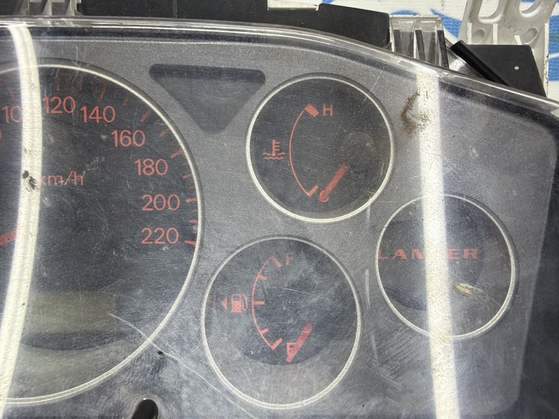 Приборная панель Lancer 2003-2009 9 1.6 бензин 4G18 Приборная панель Lancer 2003-2009 9 1.6 бензин 4G18