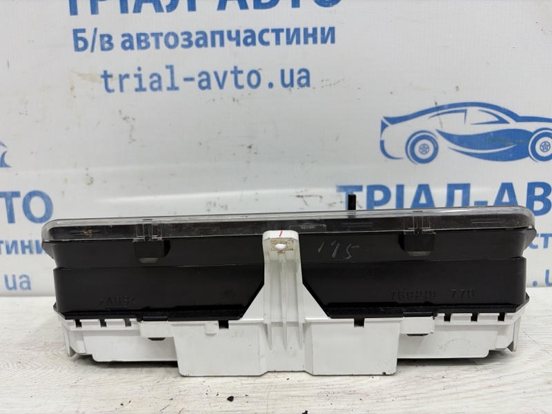 Приборная панель Lancer 2003-2009 9 1.6 бензин 4G18 Приборная панель Lancer 2003-2009 9 1.6 бензин 4G18