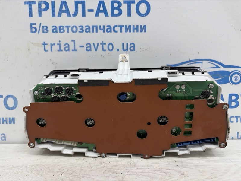 Приборная панель Lancer 2003-2009 9 1.6 бензин 4G18 Приборная панель Lancer 2003-2009 9 1.6 бензин 4G18