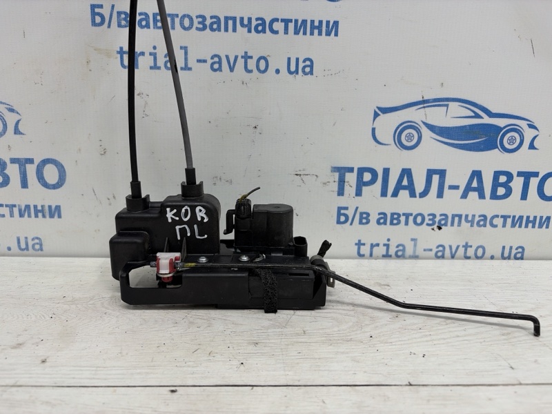 Замок двери передний левый Korando 2010-2019 C200 2.0 diesel D20DTF
