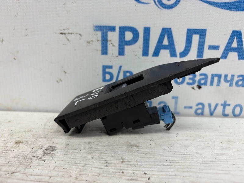Кнопка стеклоподъемника Range Rover Evoque 2011-2018 L538 2.2 Diesel Кнопка стеклоподъемника Range Rover Evoque 2011-2018 L538 2.2 Diesel