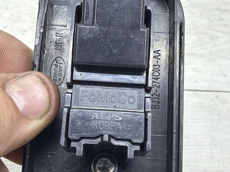 Кнопка стеклоподъемника Range Rover Evoque 2011-2018 L538 2.2 Diesel Кнопка стеклоподъемника Range Rover Evoque 2011-2018 L538 2.2 Diesel