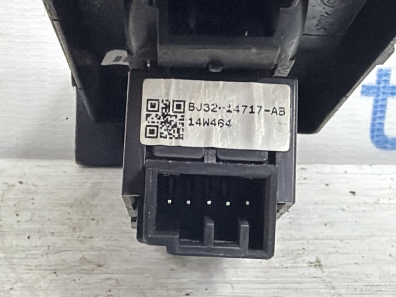 Кнопка стеклоподъемника Land Rover Range Rover Evoque L538 2.2 Diesel Кнопка стеклоподъемника Land Rover Range Rover Evoque L538 2.2 Diesel