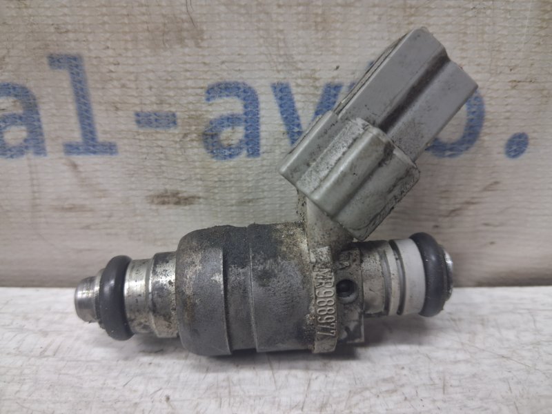 Запчасть форсунка топливная Mitsubishi Lancer 2007-2017 10 1.5 бензин 4a91 MR988977 Б/У Форсунка топливная Mitsubishi Lancer 2007-2017 10 1.5 бензин 4a91 MR988977 Б/У