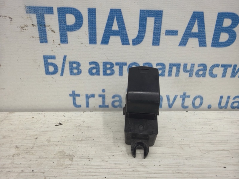 Запчасть кнопка стеклоподъемника Nissan Navara 2004-2015 D40 2.5 Diesel YD25DDTI 25411EA00A Б/У Кнопка стеклоподъемника Nissan Navara 2004-2015 D40 2.5 Diesel YD25DDTI 25411EA00A Б/У