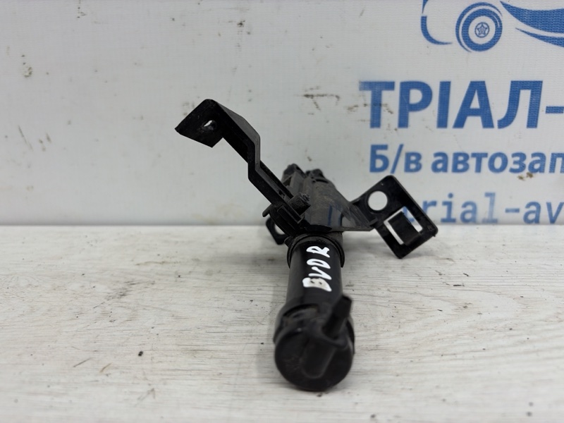 Омыватель фары правый Land Rover Range Rover Evoque L538 2.2 Diesel Омыватель фары правый Land Rover Range Rover Evoque L538 2.2 Diesel
