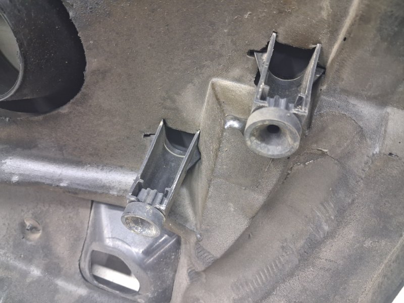 Декоративная крышка ДВС RAV 4 2005-2016 A30 2.2 diesel 2ADFHV Декоративная крышка ДВС RAV 4 2005-2016 A30 2.2 diesel 2ADFHV