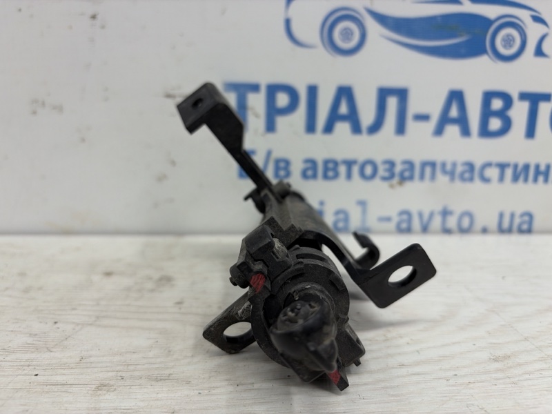 Запчасть омыватель фары левый Land Rover Range Rover Evoque 2011-2018 L538 2.2 Diesel LR024211 Б/У Омыватель фары левый Land Rover Range Rover Evoque 2011-2018 L538 2.2 Diesel LR024211 Б/У