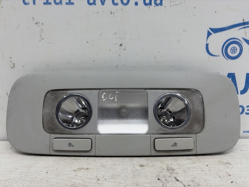Запчасть плафон Skoda Octavia 2013-2020 A7 1.6 Дизель CLHA 3T0 947 291 A Б/У Плафон Skoda Octavia 2013-2020 A7 1.6 Дизель CLHA 3T0 947 291 A Б/У