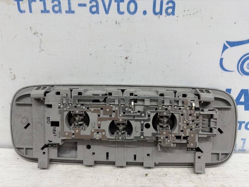 Плафон Octavia 2013-2020 A7 1.6 Дизель CLHA Плафон Octavia 2013-2020 A7 1.6 Дизель CLHA