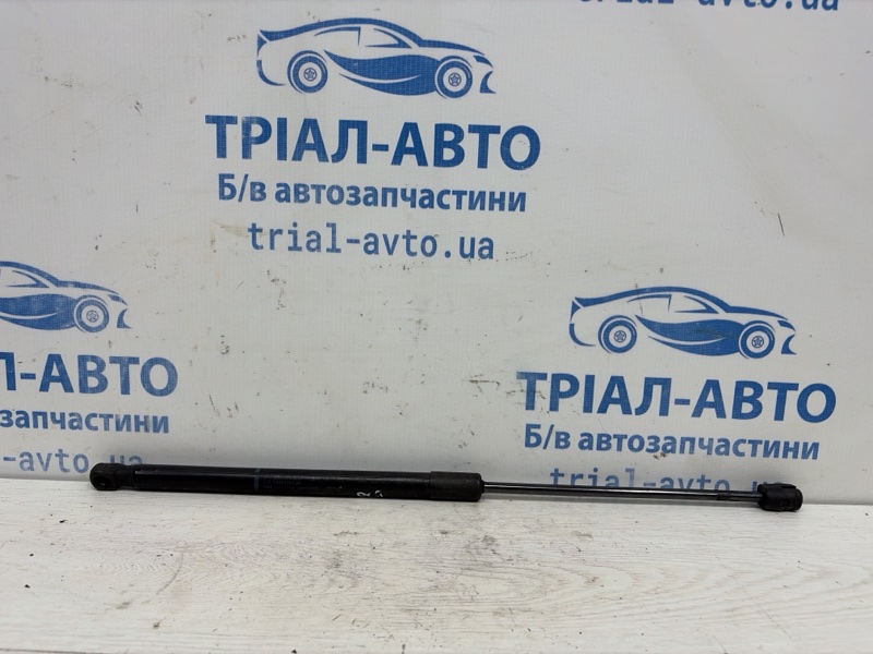 Запчасть амортизатор крышки багажника Skoda Octavia 2013-2020 A7 1.6 Дизель CLHA 5E5827550L Б/У Амортизатор крышки багажника Skoda Octavia 2013-2020 A7 1.6 Дизель CLHA 5E5827550L Б/У