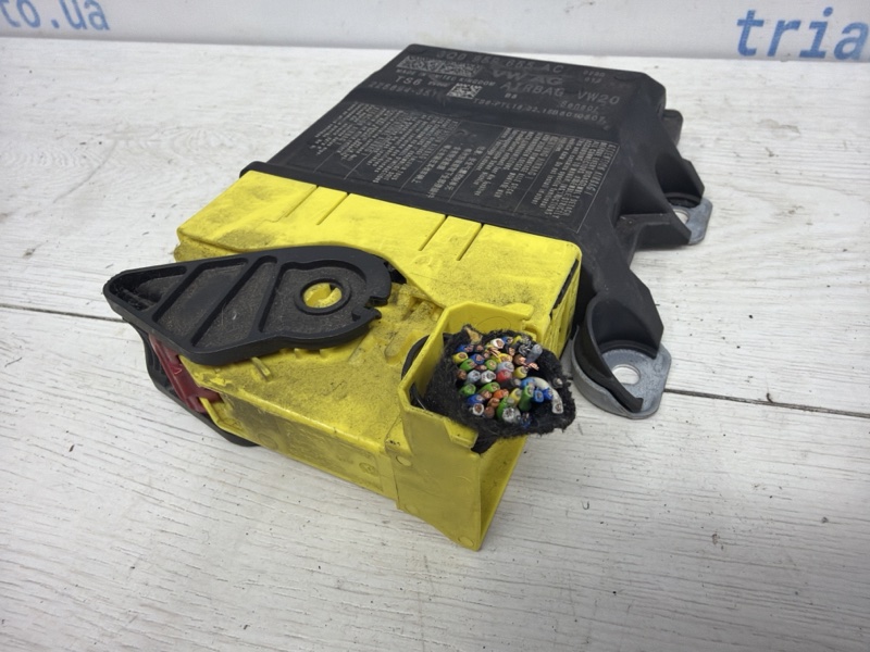 Блок управления AIRBAG Skoda Octavia A7 1.6 Дизель CLHA