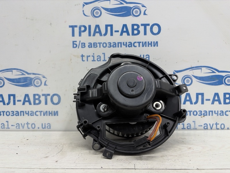 Вентилятор печки Octavia 2013-2020 A7 1.6 Дизель CLHA Вентилятор печки Octavia 2013-2020 A7 1.6 Дизель CLHA