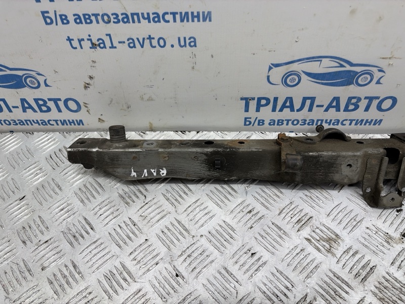 Панель передняя верхняя планка Toyota RAV 4 A30 2.2 diesel 2ADFHV