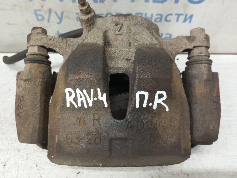 Запчасть суппорт передний правый Toyota RAV 4 2005-2016 A30 2.2 diesel 2ADFHV 4773042090 Б/У Суппорт передний правый Toyota RAV 4 2005-2016 A30 2.2 diesel 2ADFHV 4773042090 Б/У
