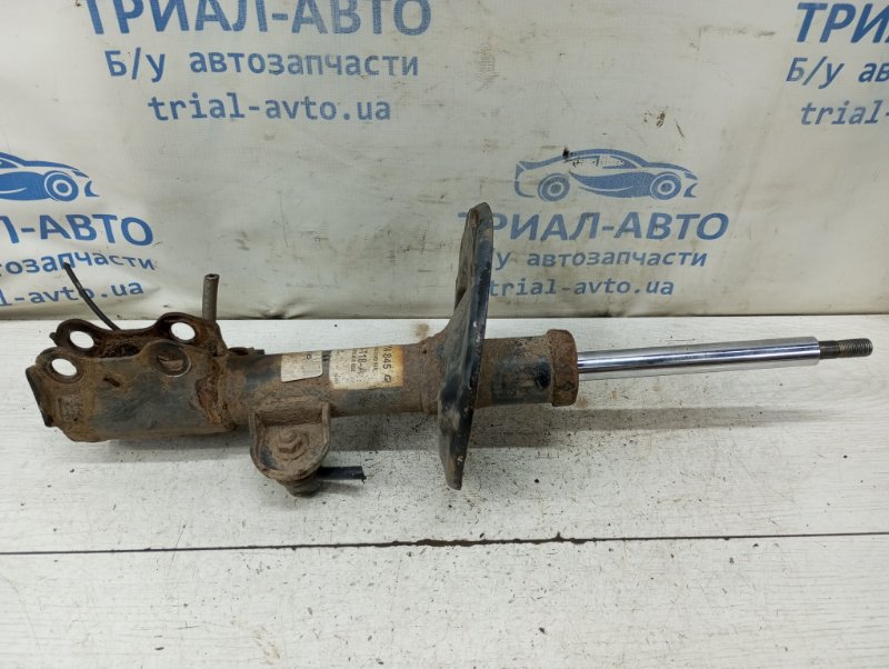 Амортизатор передний правый Toyota RAV 4 A30 2.2 diesel 2ADFHV Амортизатор передний правый Toyota RAV 4 A30 2.2 diesel 2ADFHV
