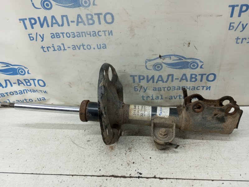 Амортизатор передний левый Toyota RAV 4 A30 2.2 diesel 2ADFHV